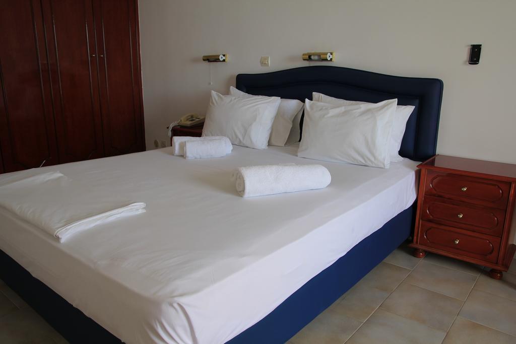 Mediterranean Hotel Karpathos Ruang foto
