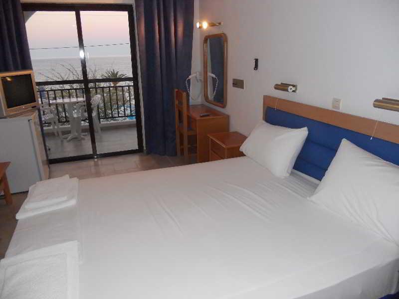 Mediterranean Hotel Karpathos Bagian luar foto